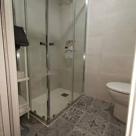 Junto Al Menti * Cadiz